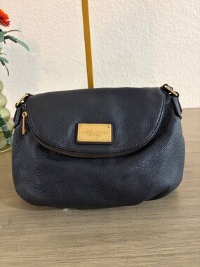 MARC JACOBS Classic Q Natasha Crossbody Shoulder Bag BLACK Pebbled Leather